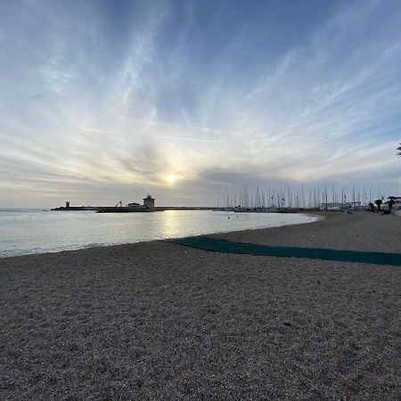 Apartament Dimora Novella Lido di Ostia Zewnętrze zdjęcie